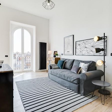Bmga L Glam Industrial 3-Bed Apartment In Termini Рим Екстер'єр фото
