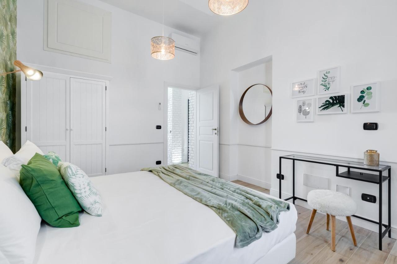 Bmga L Glam Industrial 3-Bed Apartment In Termini Рим Екстер'єр фото