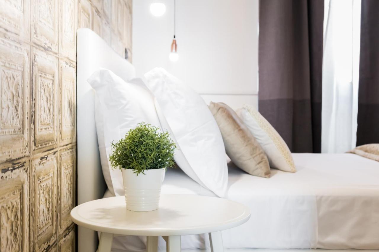 Bmga L Glam Industrial 3-Bed Apartment In Termini Рим Екстер'єр фото