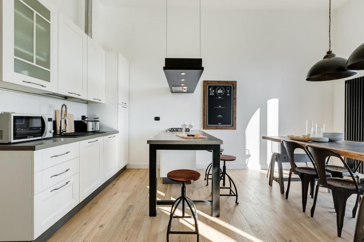 Bmga L Glam Industrial 3-Bed Apartment In Termini Рим Екстер'єр фото