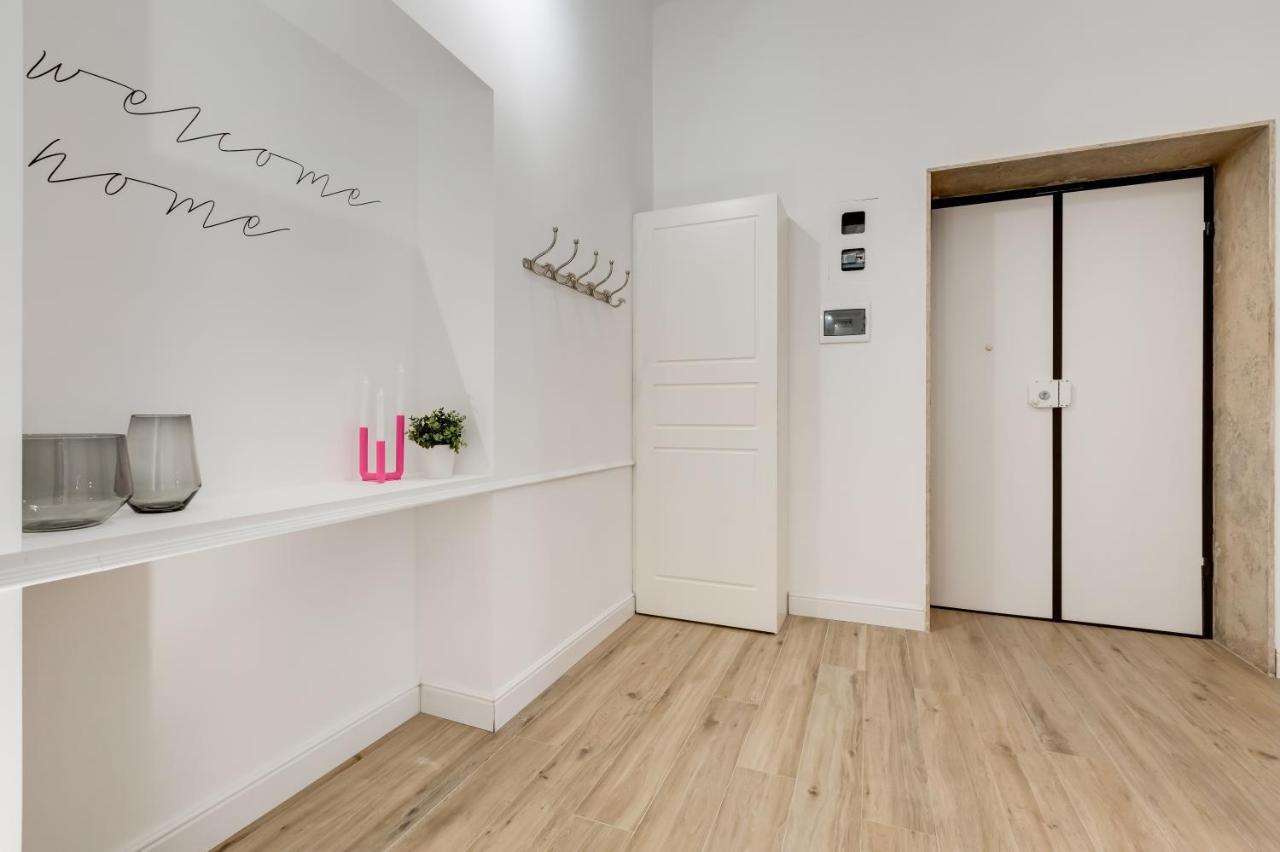 Bmga L Glam Industrial 3-Bed Apartment In Termini Рим Екстер'єр фото